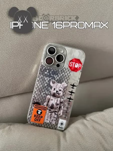 Чехол силиконовый для iPhone 16 Pro Max с принтом Bearbrick