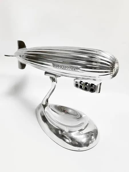 Пепельница в виде дирижабля Graf Zeppelin, алюминий, Eichholtz, Нидерланды