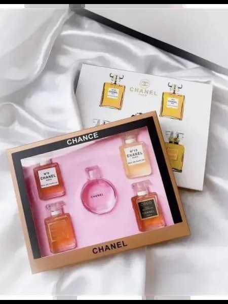 Подарочный парфюмерный набор CHANEL 5в1