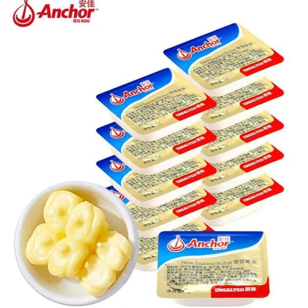 Толстые ломти хлеба, сытный завтрак, популярная закуска