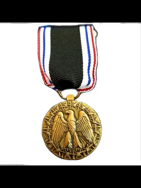 Брошь, значки, медаль для военных