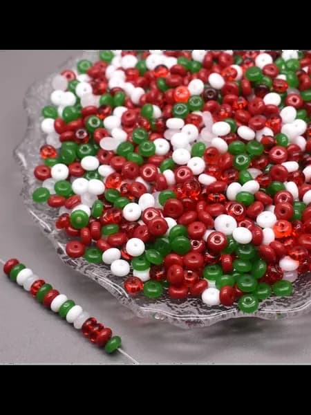 Бусины стеклянные изумрудные, цвет 5