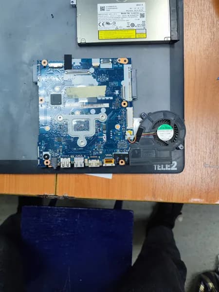 , DDR3, Материнская плата