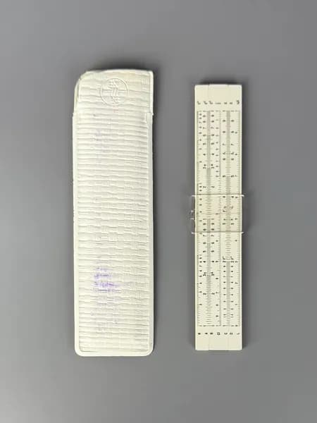 Линейка счетная логарифмическая ЛСЛО-125-10П, СССР, 1973 год.