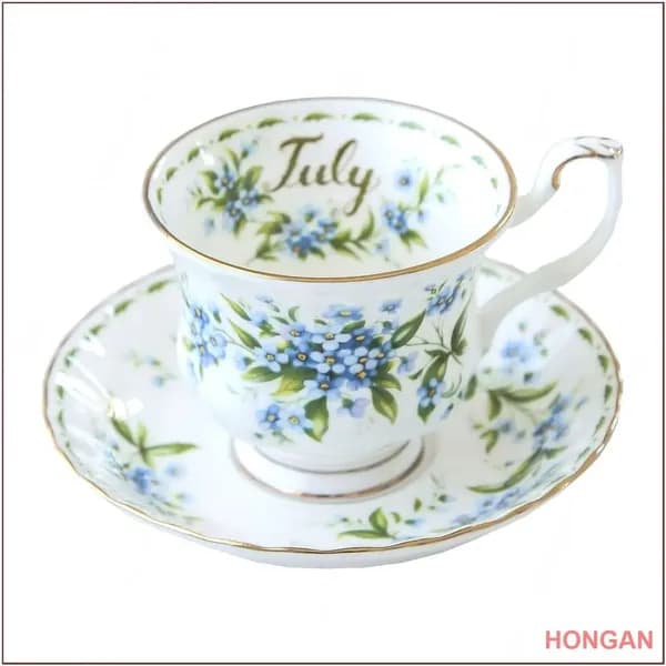 Чайная пара Royal Albert. Серия "Цветок месяца". Англия. Костяной фарфор. Клеймо 70-е гг. Сузуран в мае Youxuan Department Store