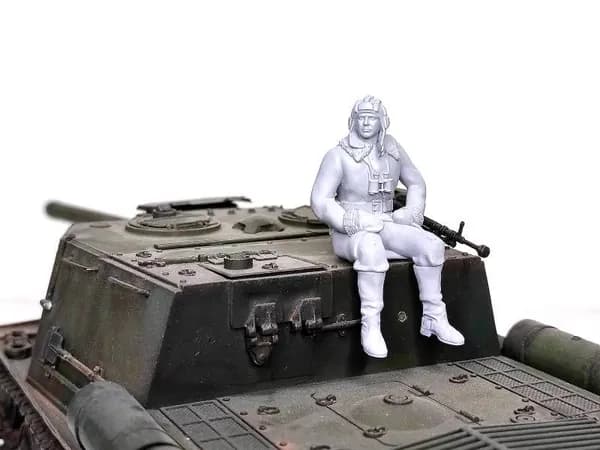 Фигура командира танка СССР, зима 1943 г., поза 5. Масштаб 1:35