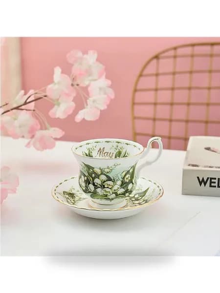 Чайная пара Royal Albert, серия Цветок месяца , костяной фарфор, клеймо 70-е гг., Сузуран в мае
