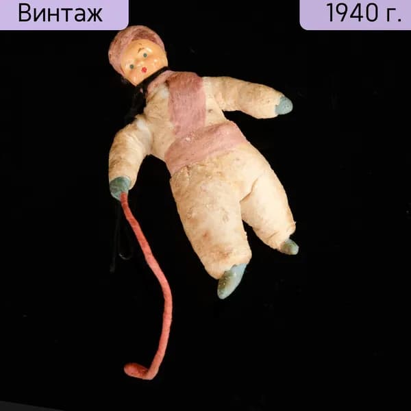Ёлочная игрушка Хоккеист вата папье-маше ручная роспись СССР 1930-1950 гг