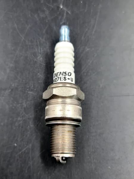 DENSO Свеча зажигания арт. W27ESU, 1 шт.