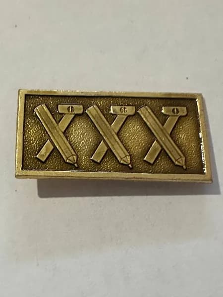 Винтажный значок XXX , символический металлический значок, СССР, 4х2 см