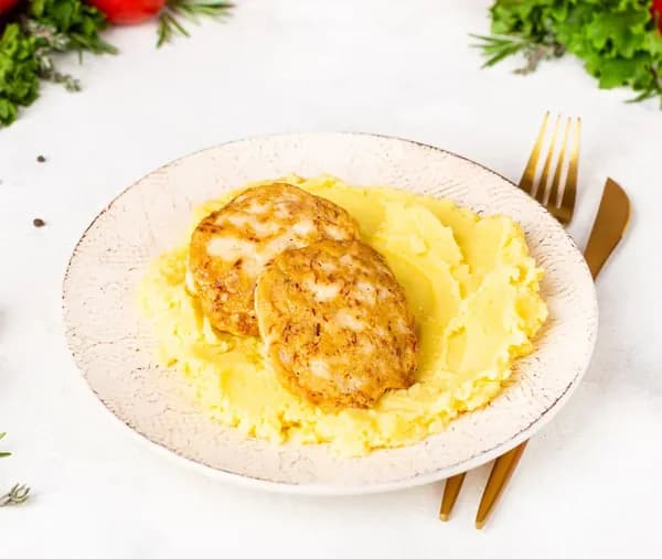 Медальоны из курицы с картофельным пюре 300 г