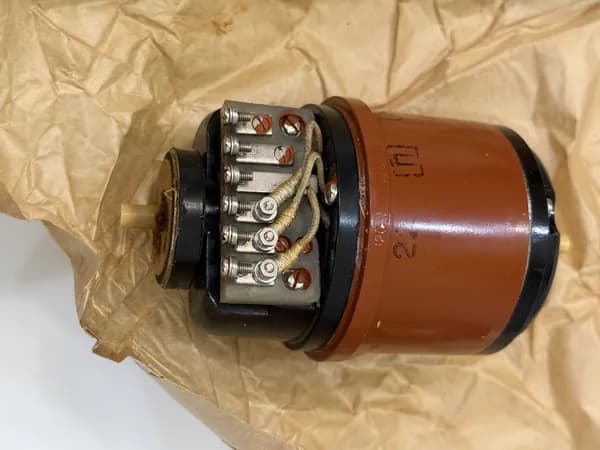 НЭД-1101 КЛ.1, Сельсин-приёмник контактный, 49В, 50Гц