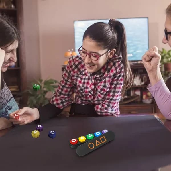 Корейская игра Гонгги из PLA с пятью фишками