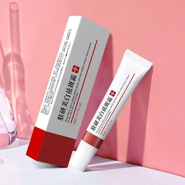 Крем для лица отбеливающий против пигментации и веснушек WHITENING FRECKLE CREAM. 20 мл
