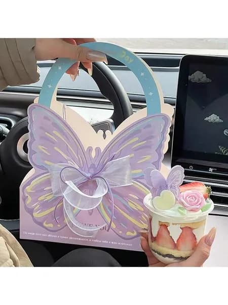 Подарочная коробка в форме бабочки