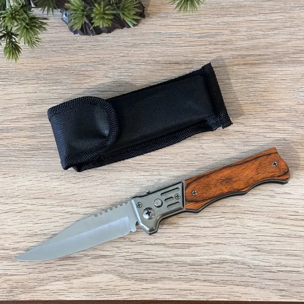 Складной нож, длина лезвия 8.7 см