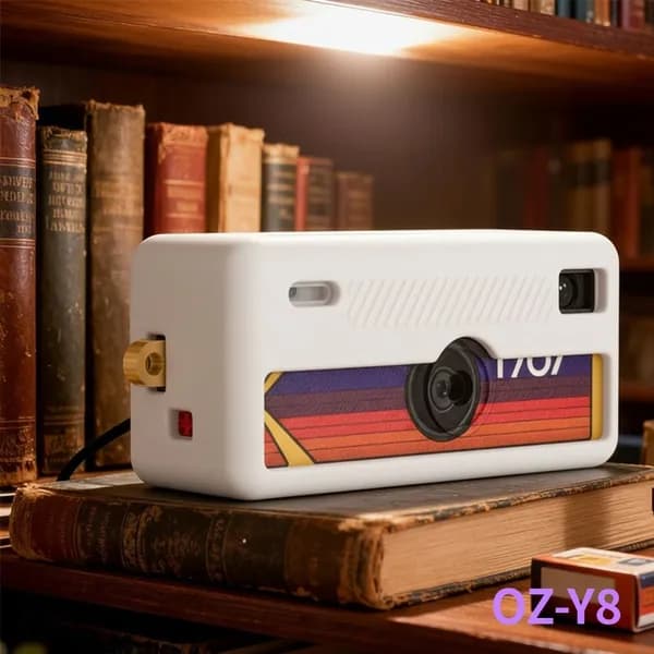 Силиконовый прозрачный противоударный чехол для камеры Kodak Charmeira с креплением-брелоком