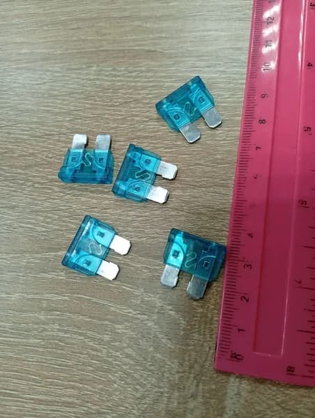 Предохранитель 5шт флажковый нового образца 15А