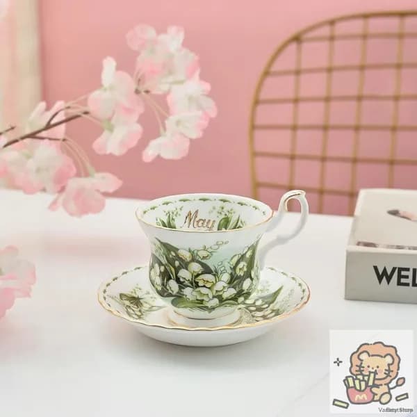 Чайная пара Royal Albert. Серия "Цветок месяца". Англия. Костяной фарфор. Клеймо 70-е гг. Сузуран в мае
