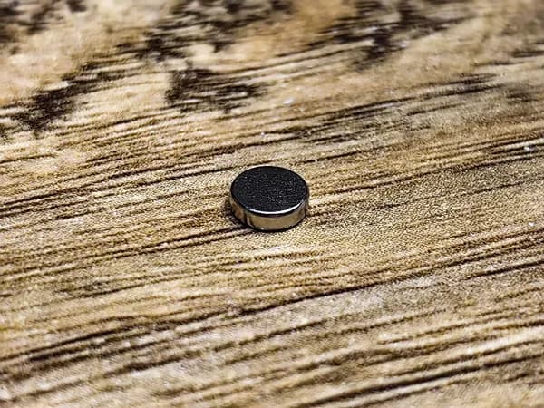Неодимовый магнит диск 5х1.5 мм