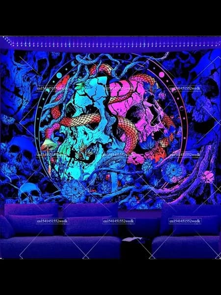 Гобелен "Грибы в черном свете" 95x73