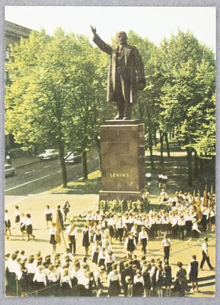 Открытка "Латвийская ССР. Рига. Памятник В. И. Ленину" Чистая. JT 00794. Фото Д. Гедзюна.