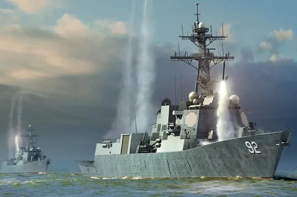 HobbyBoss 83413 1/700 Эскадренный миноносец с управляемыми ракетами DDG-92 Момсон ВМС США