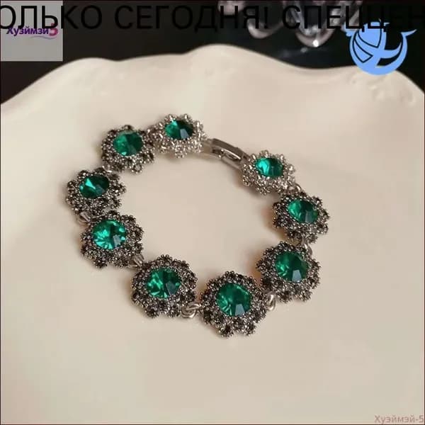 Эксклюзивное колье из коллекции качественной винтажной бижутерии с легким оттенком роскоши