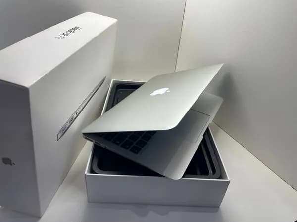 Apple Ноутбук, RAM 4 ГБ 128 ГБ, MacOS
