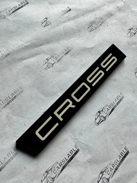 Шильдик cross (акрил) в стиле порше