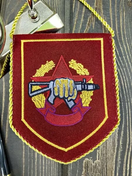 Вымпел СПЕЦНАЗ / БОЕВАЯ ЕДИНИЦА /кулак с автоматом вышитый 13х16 краповый