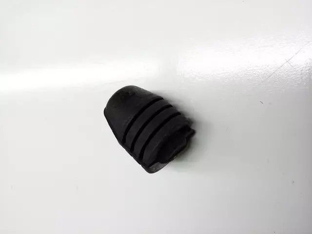 104256HP буфер капота для Audi 80 <92, VW Passat <00/Golf <92/Bora 99>/Sharan 01> 867827500A VAG