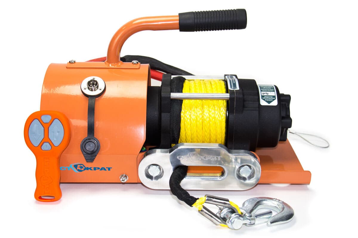 Лебедка СТОКРАТ SN 6.0 S, 2720 кг, 12V, переносная, синтетический трос