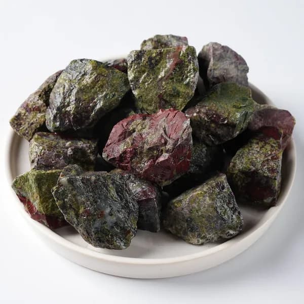 Камень драконьей Крови, Грубый камень,Натуральный , волшебный , амулет, 2 см-3 см, 1 штука