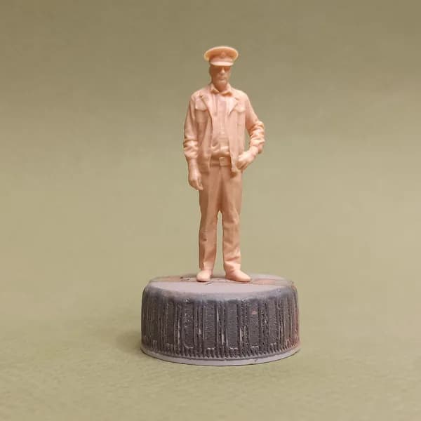 Вован машинист. Фигурка в масштабе 1:43.