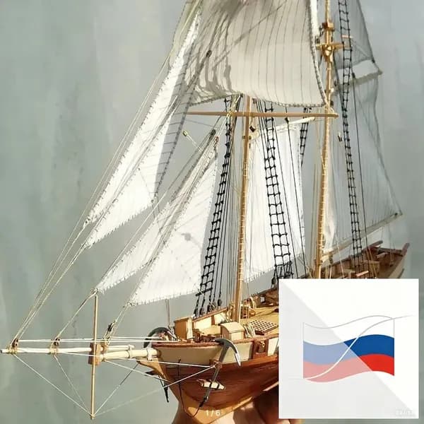 Деревянная собранная модель парусной лодки в эпоху мореплавания