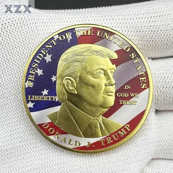 Цветные монеты 45 - го президента США Дональда Трампа.