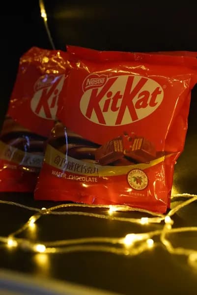 Пачка с шоколадом KitKat