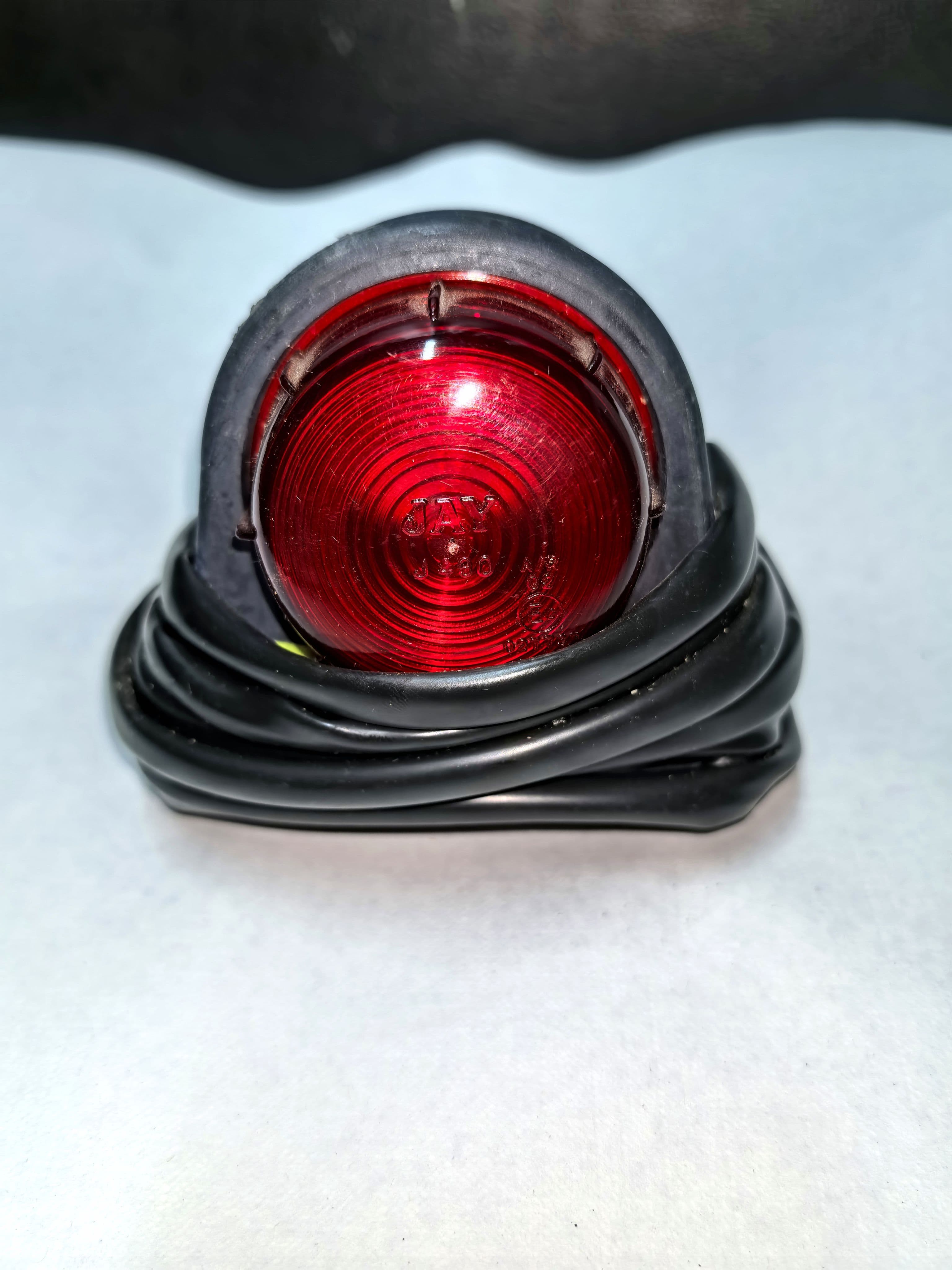 Габаритный фонарь для прицепов, эвакуаторов, спецтехники 24V 5W