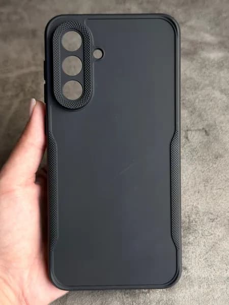 Чехол на Samsung A56 5G черный с нескользящими боками