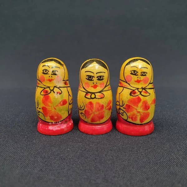 Матрешки деревянные миниатюрные, набор 3 штуки. Винтажный сувенир СССР с ручной росписью