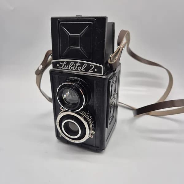 Фотоаппарат Lubitel 2 (Любитель2) культовая двухобъективная камера ЛОМО