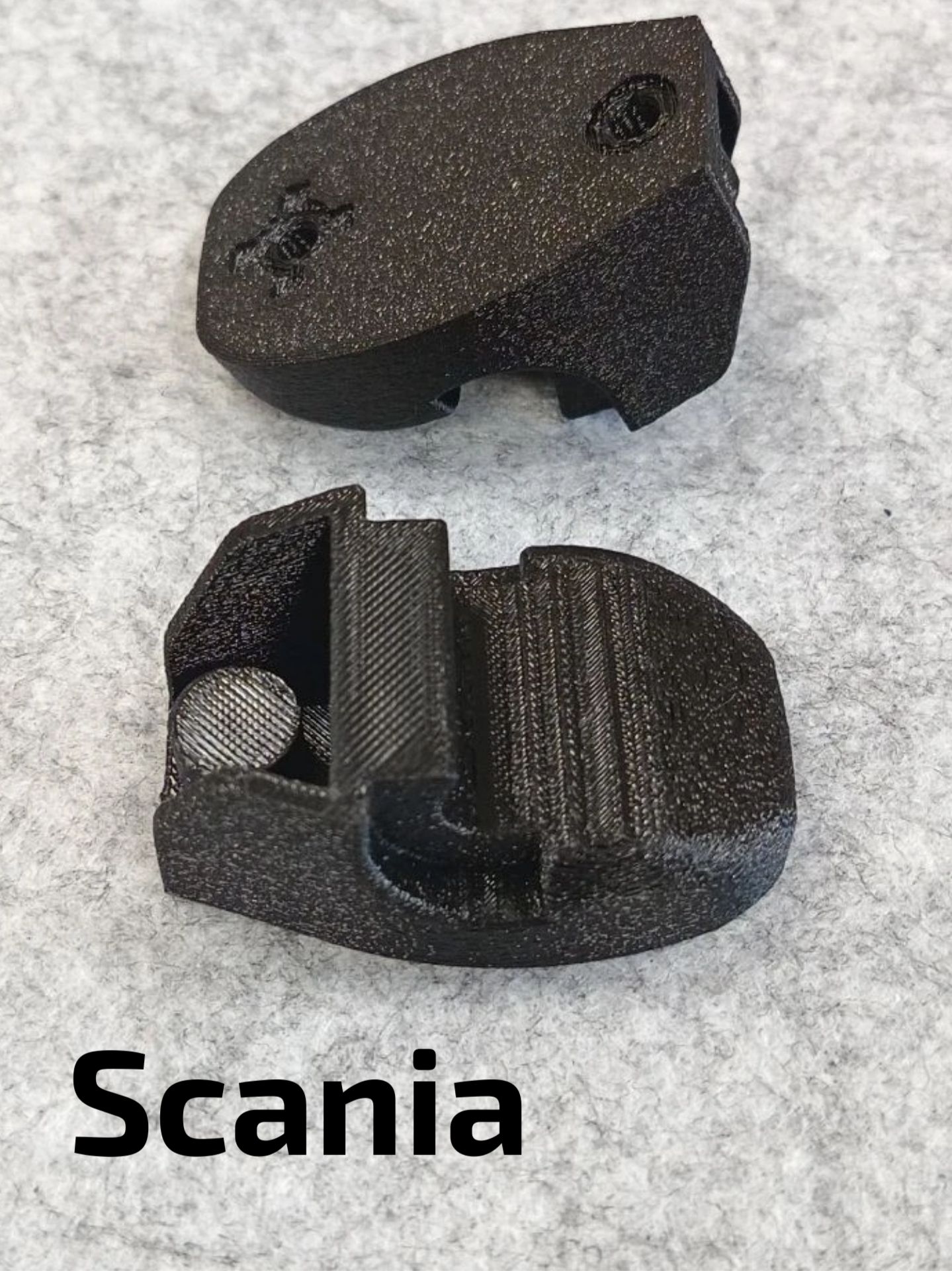 Направляющая рамки капота scania - 2шт