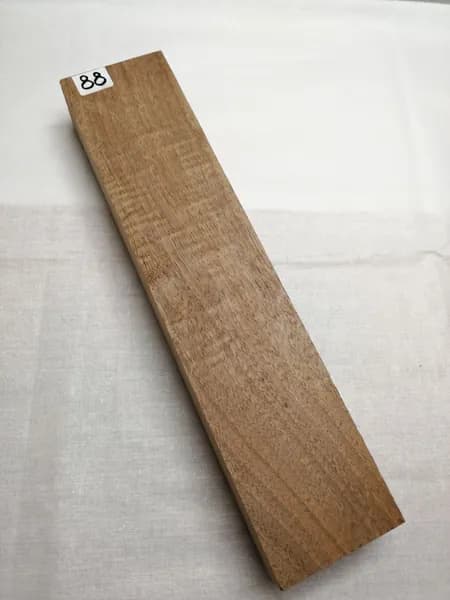 Брусок из ореха