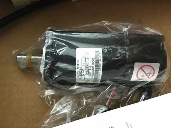 Модуль YASKAWA AC SERVO MOTOR SGM-01A3NT14 SGM01A3NT14