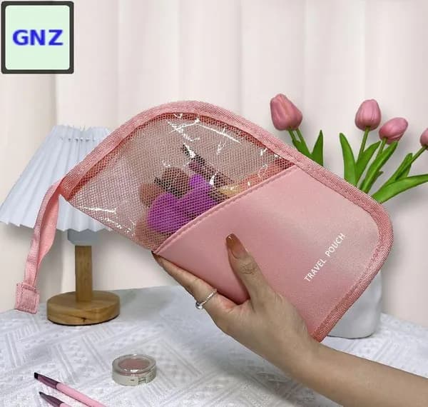 Косметичка дорожная