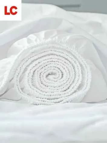 Наматрасник 160x200х30 см непромокаемый с резинкой по периметру