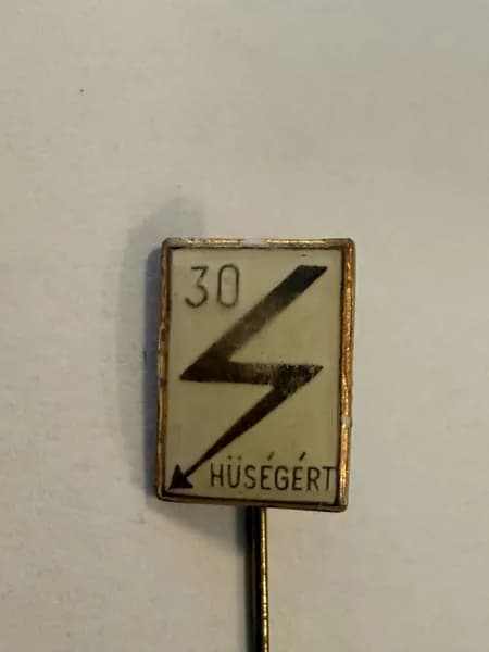 Венгерский нагрудный знак 30 HUSEGERT За верность