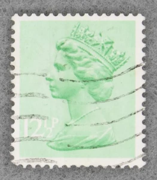 Почтовая марка "Queen Elizabeth II". Стандартный выпуск. Номинал 12 1/2 P. Great Britain. 1982 год. (Michel GB 901I)