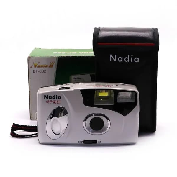 Пленочный фотоаппарат Nadia BF-802II в упаковке